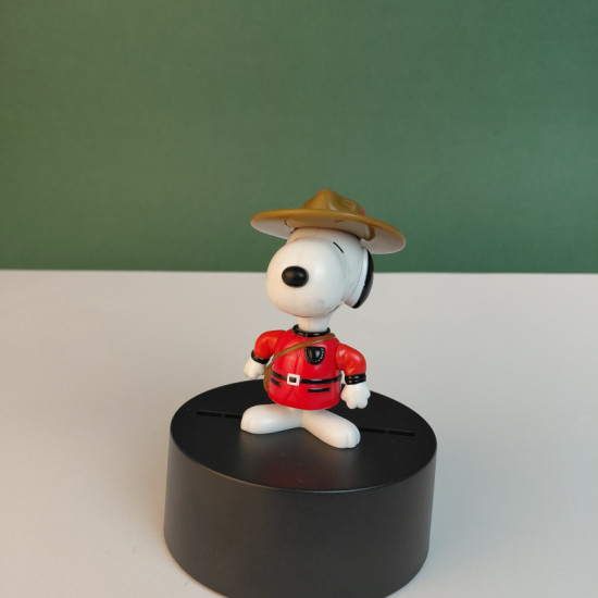 Figurina McDonalds Snoopy World Tour - Canada