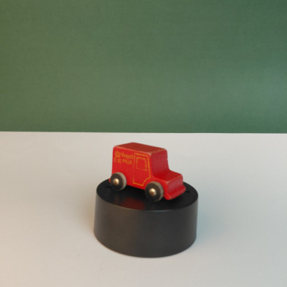 Masina ER Royal Mail de Lemn