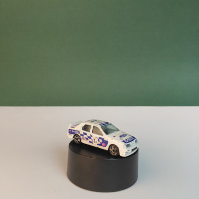 Masina Bburago Ford Sierra...